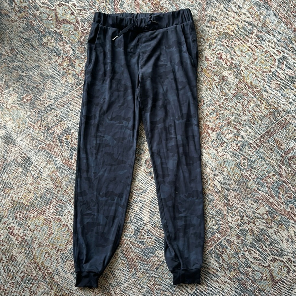 Women’s Zyia camo joggers